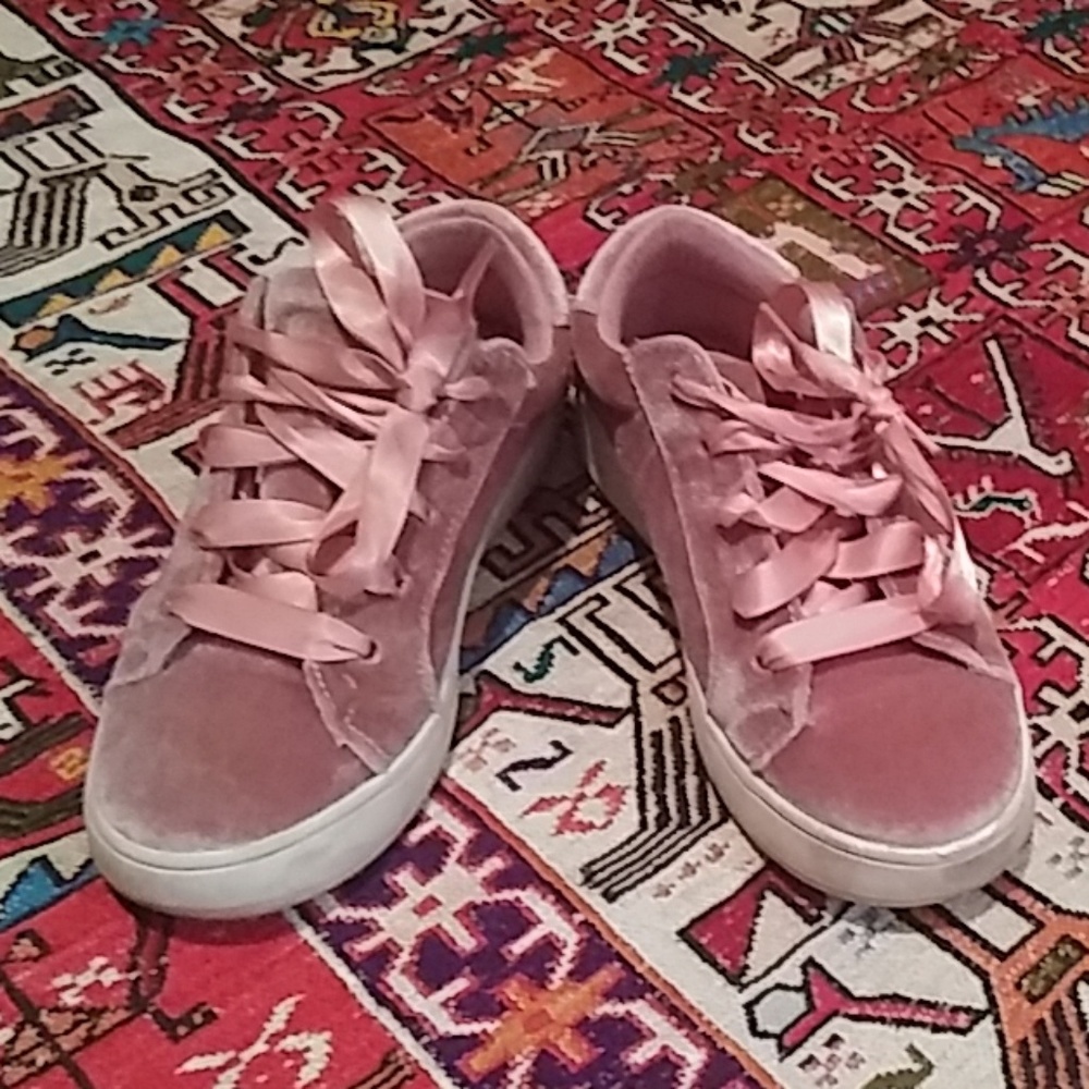 🌸Velvet really comfy Stevies🌸